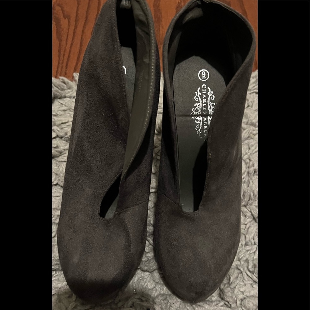 Dark grey ish heels!